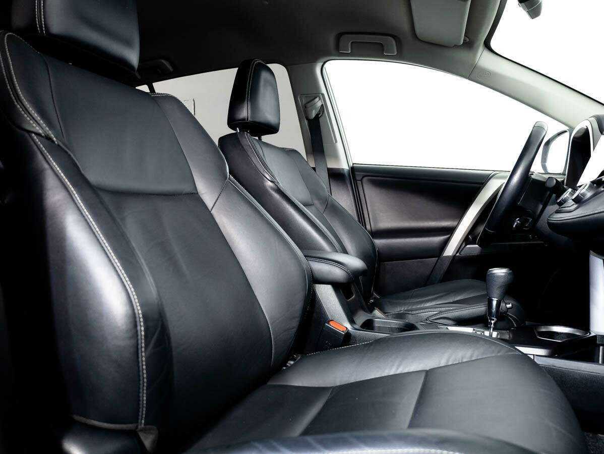 Toyota RAV4, 2018 Фото №12