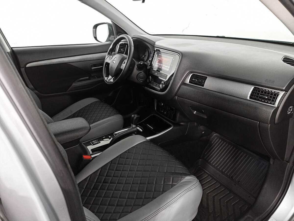 Mitsubishi Outlander, 2018 Фото №11