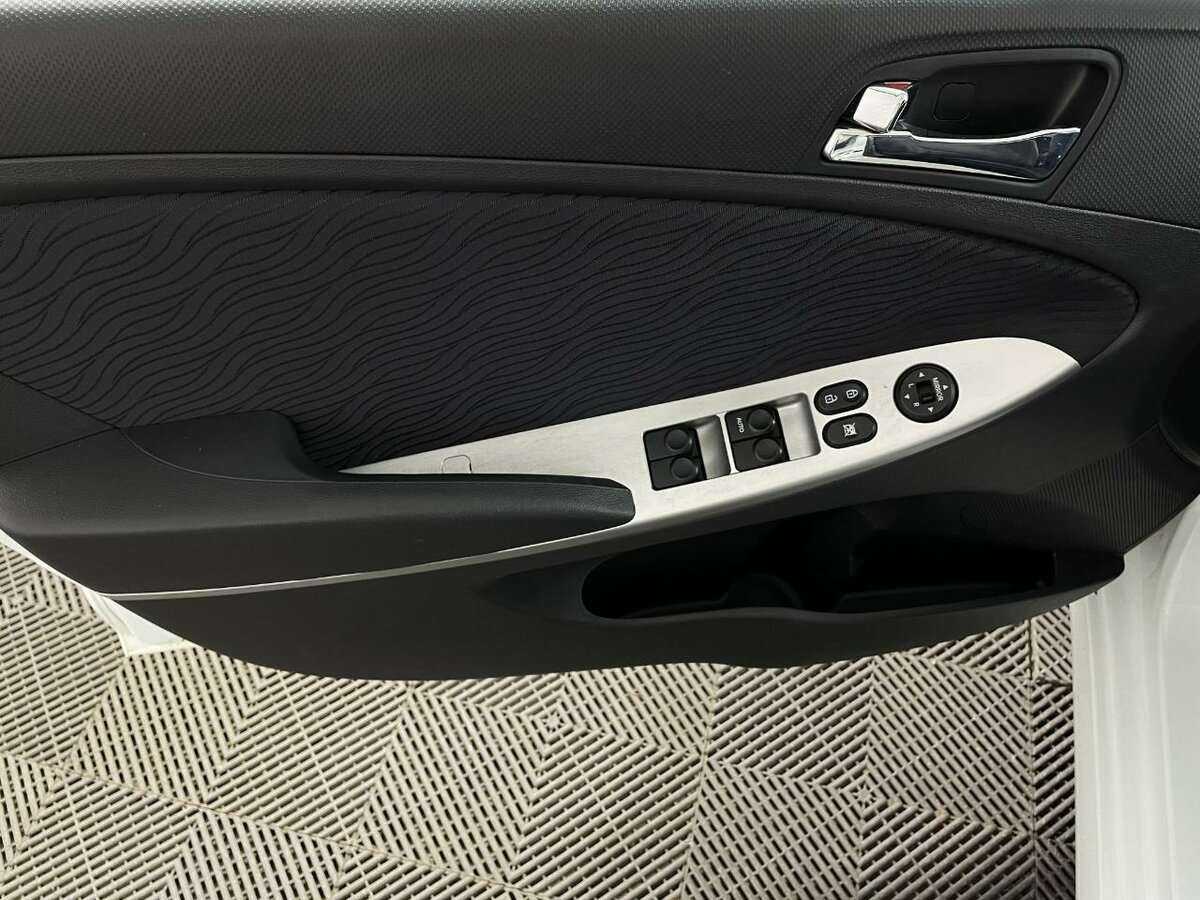Hyundai Solaris, 2012 Фото №8