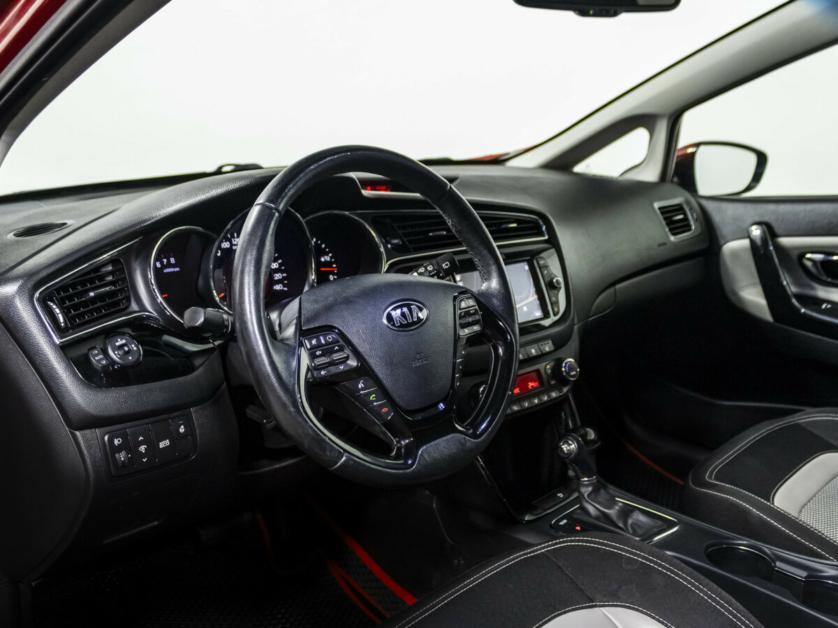 Kia Ceed II Рестайлинг, 2017 Фото №10