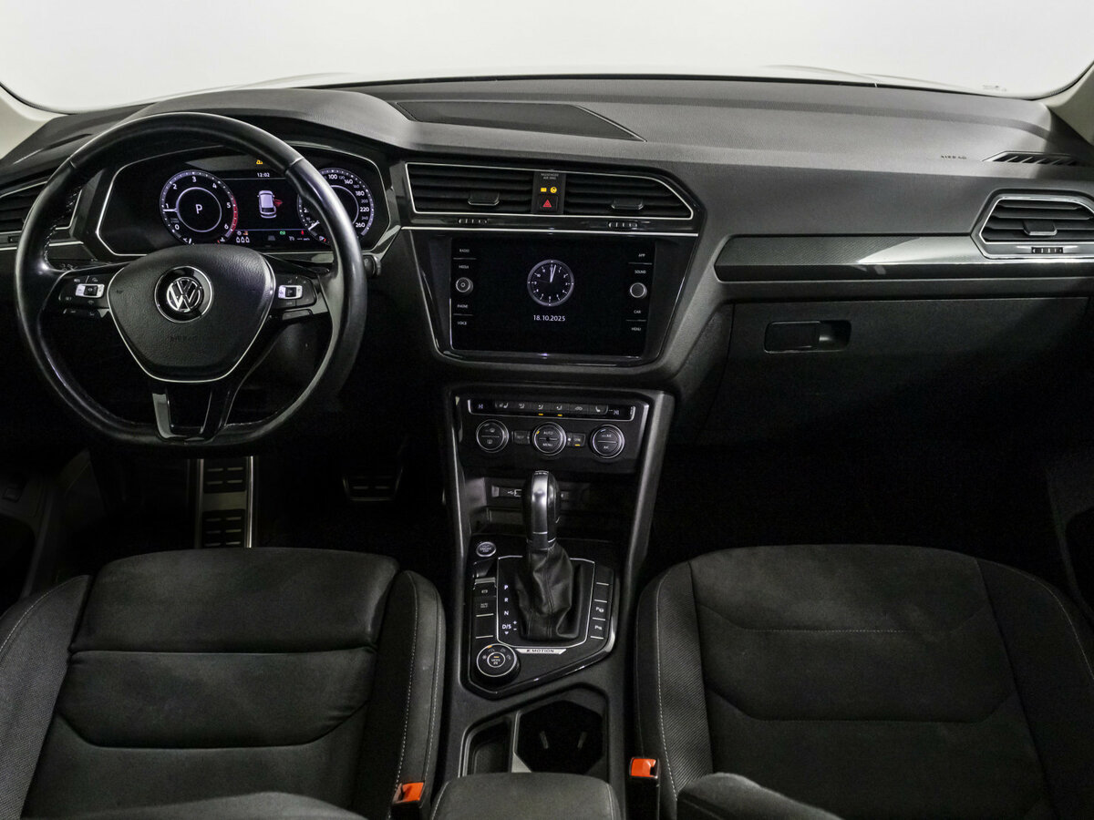 Volkswagen Tiguan II, 2018 Фото №11