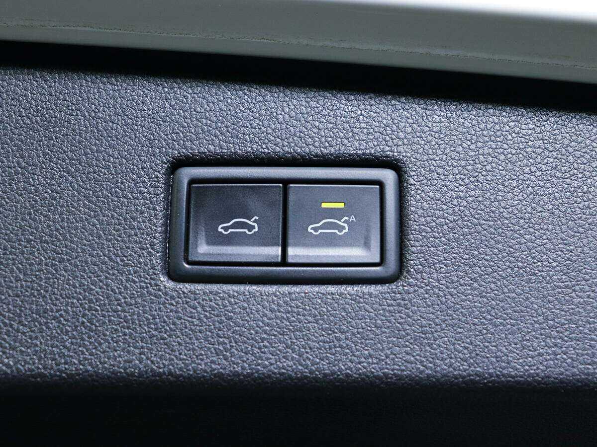 Volkswagen Tiguan, 2019 Фото №12