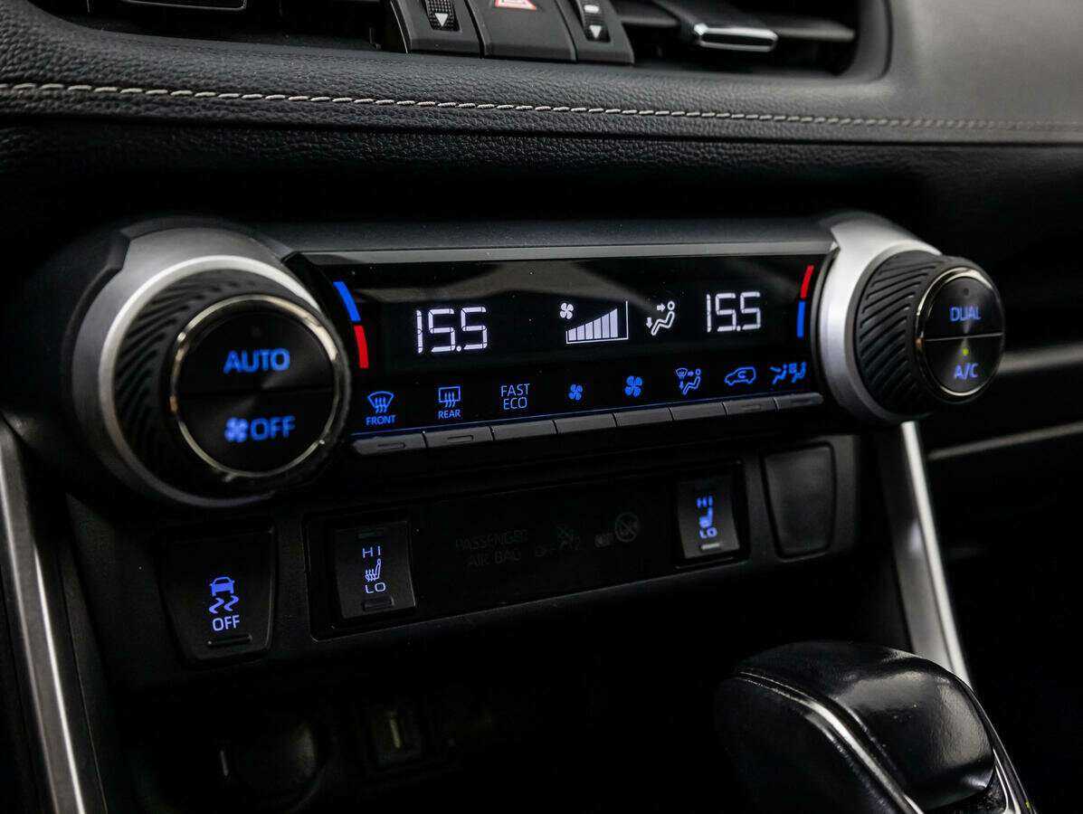 Toyota RAV4, 2021 Фото №14