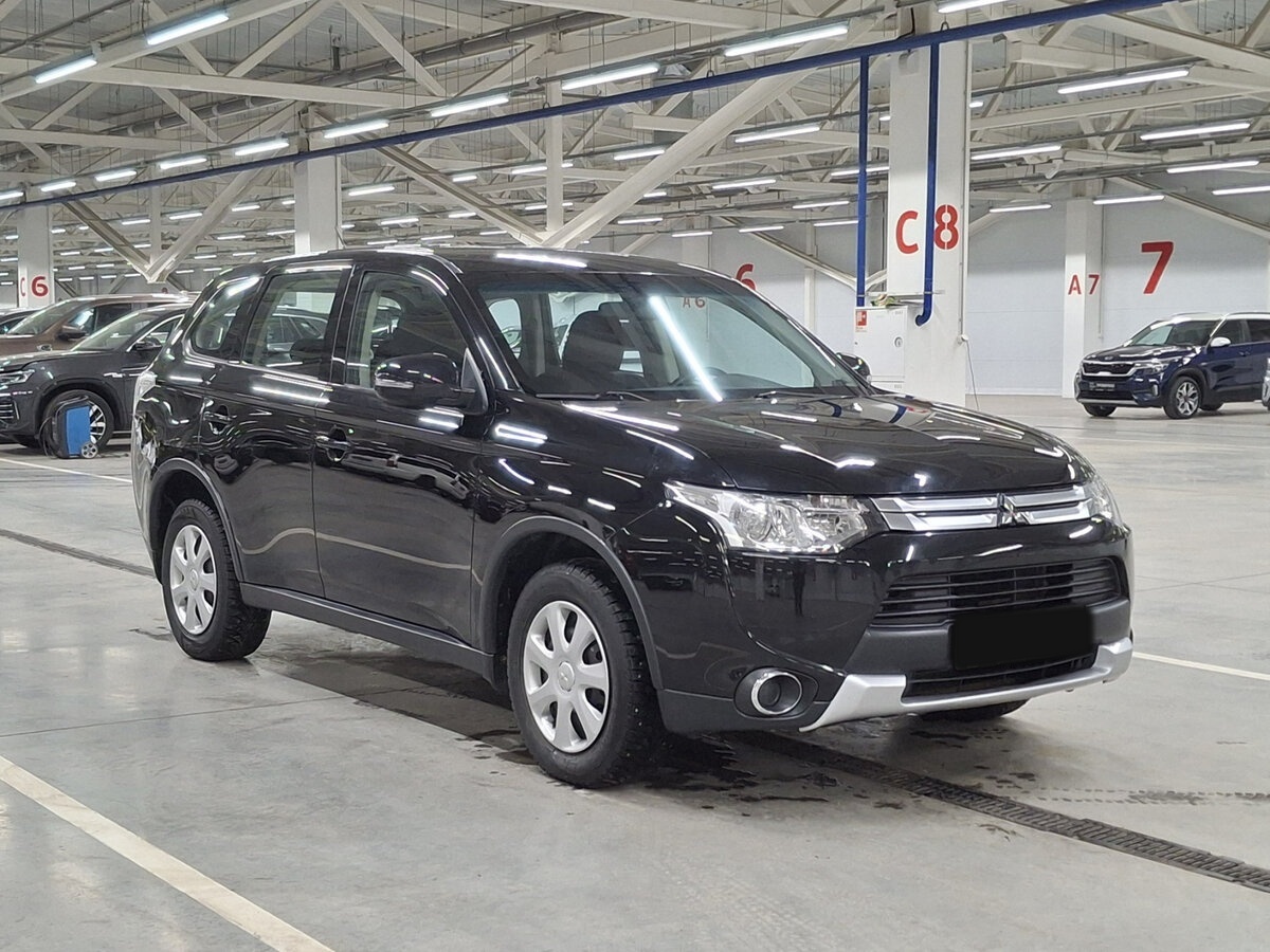 Mitsubishi Outlander III Рестайлинг, 2014 Фото №3