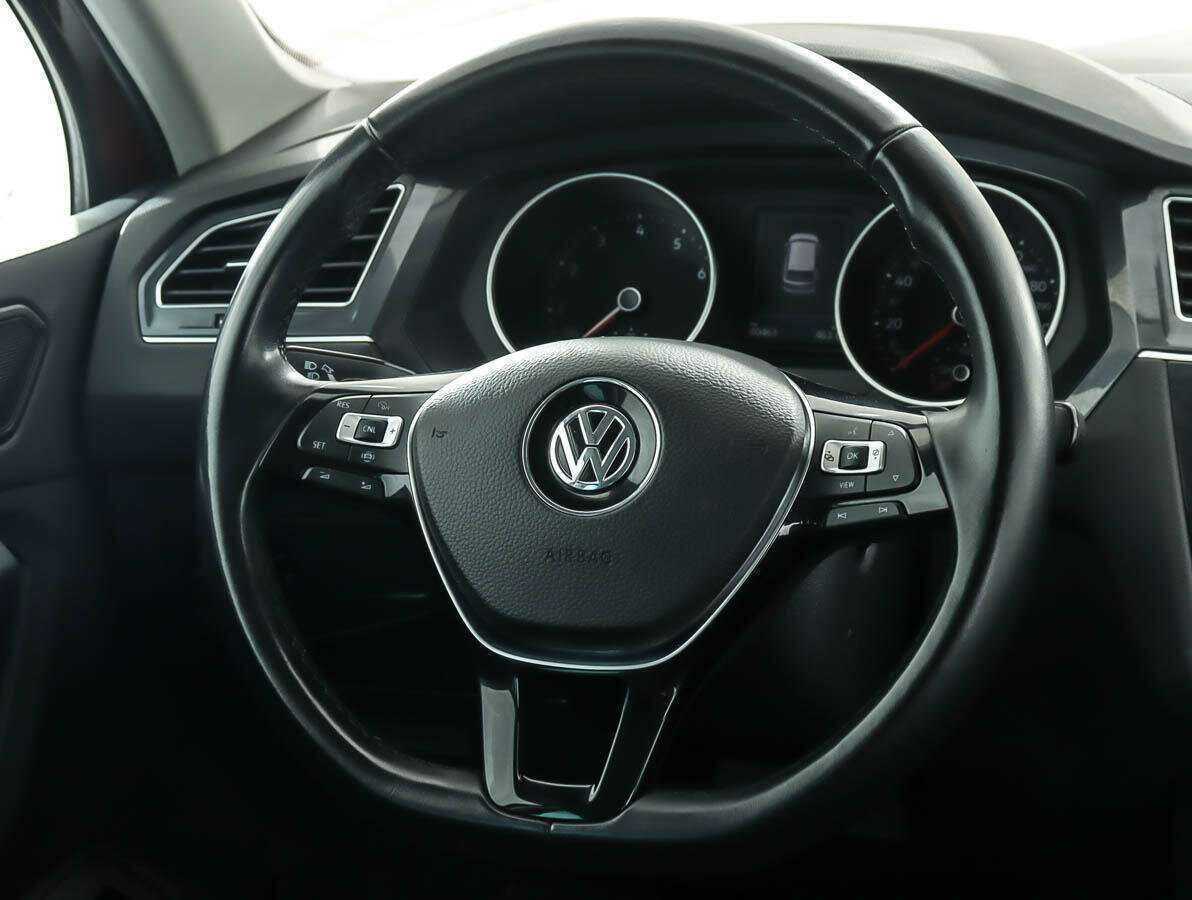 Volkswagen Tiguan, 2019 Фото №15