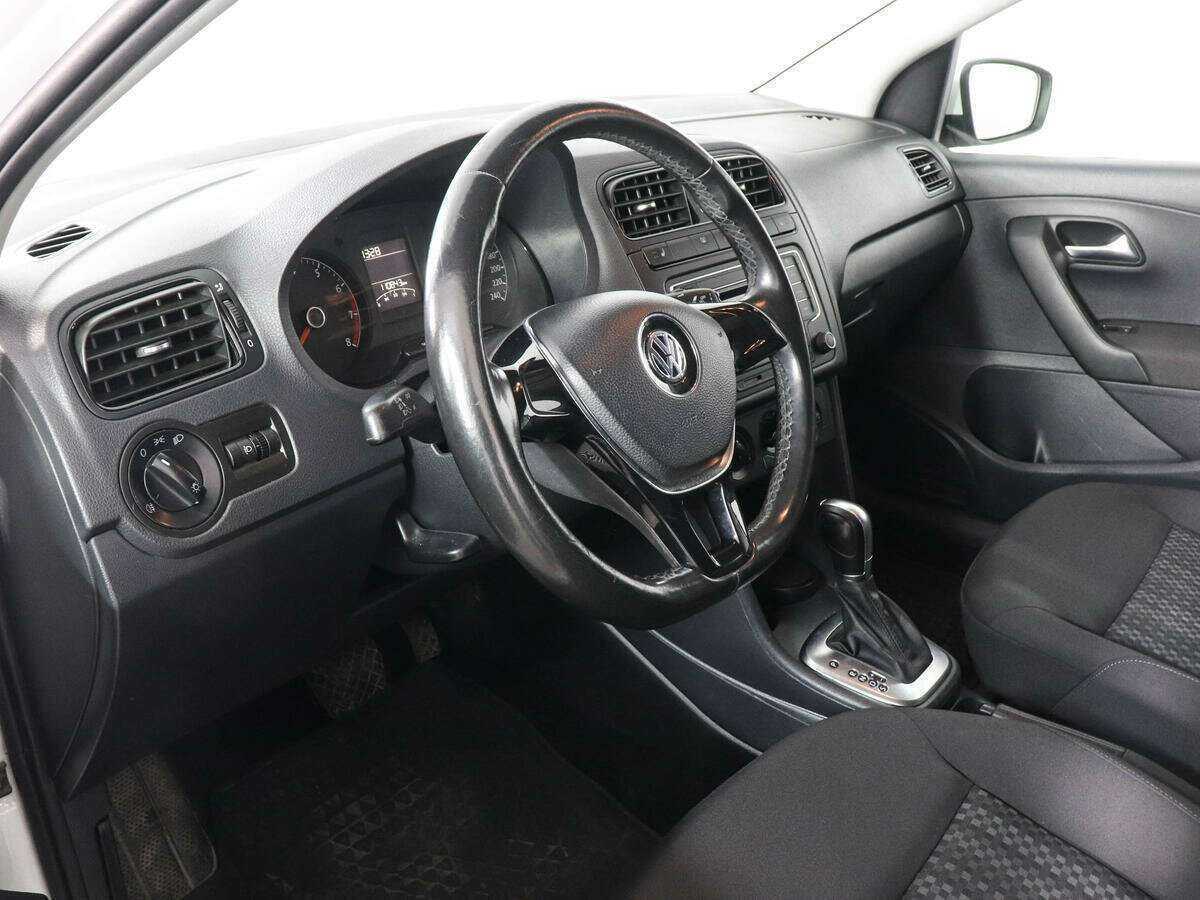 Volkswagen Polo, 2018 Фото №9