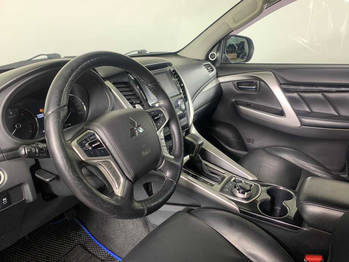 Mitsubishi Pajero Sport, 2017 Фото №12
