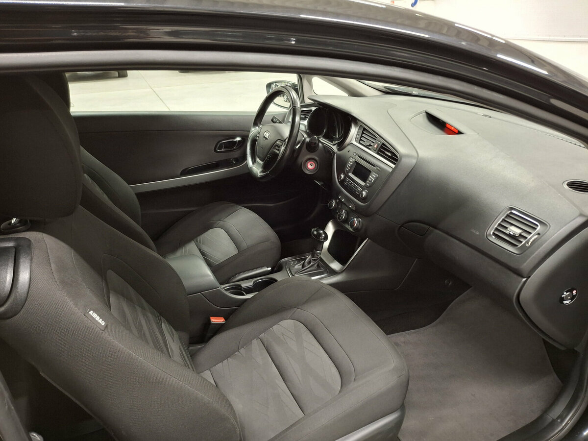 Kia Ceed II Рестайлинг, 2015 Фото №11