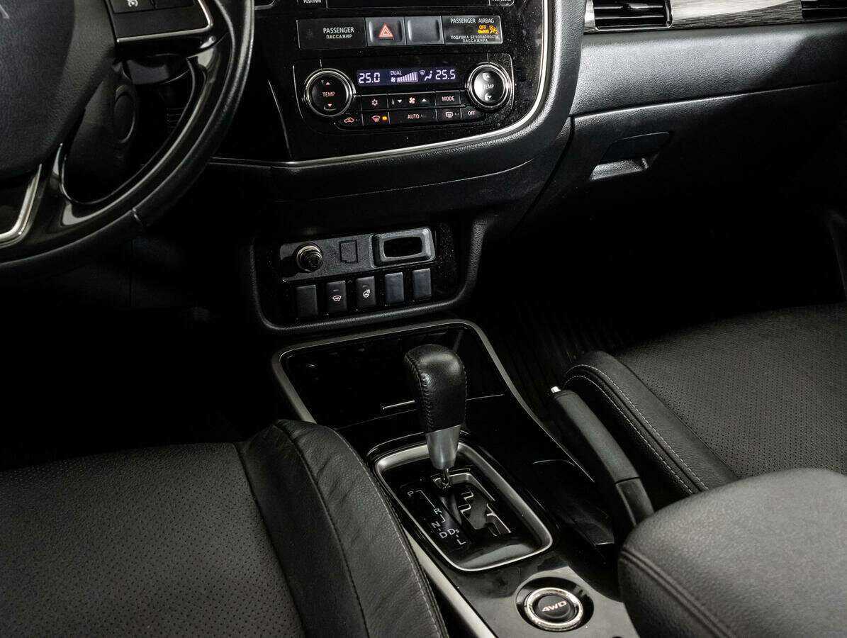 Mitsubishi Outlander, 2017 Фото №13