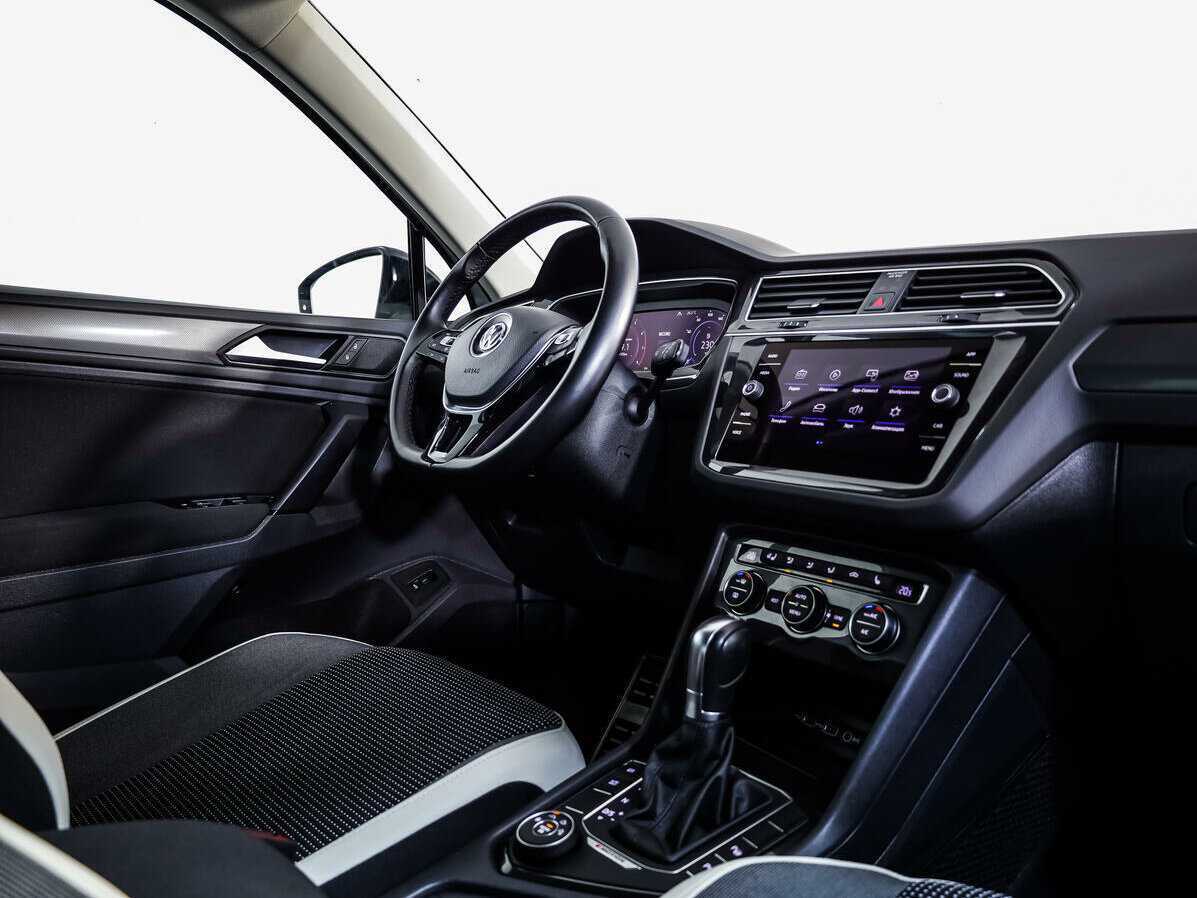 Volkswagen Tiguan, 2019 Фото №8