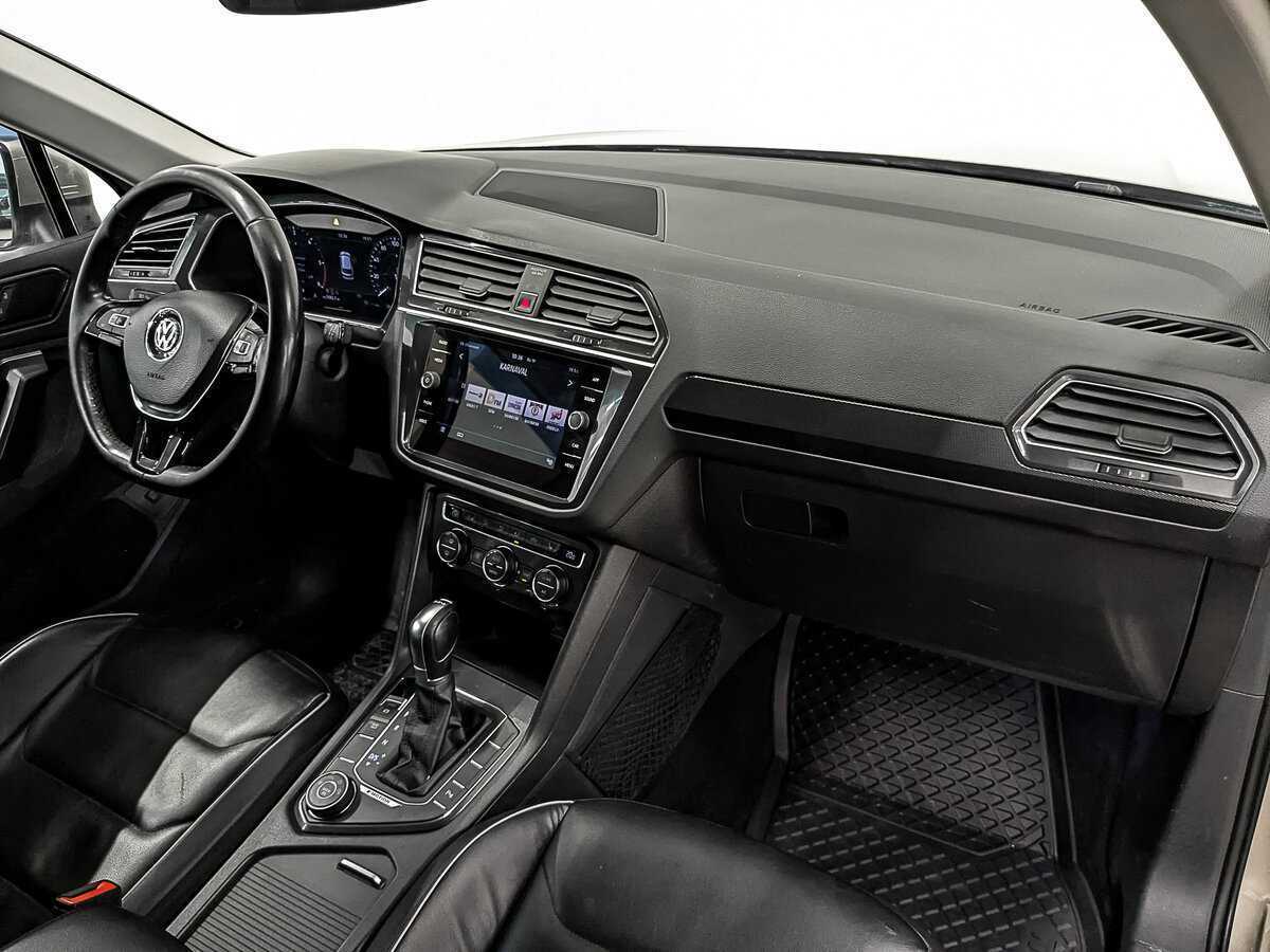 Volkswagen Tiguan, 2018 Фото №11