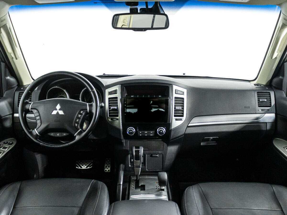 Mitsubishi Pajero, 2015 Фото №13