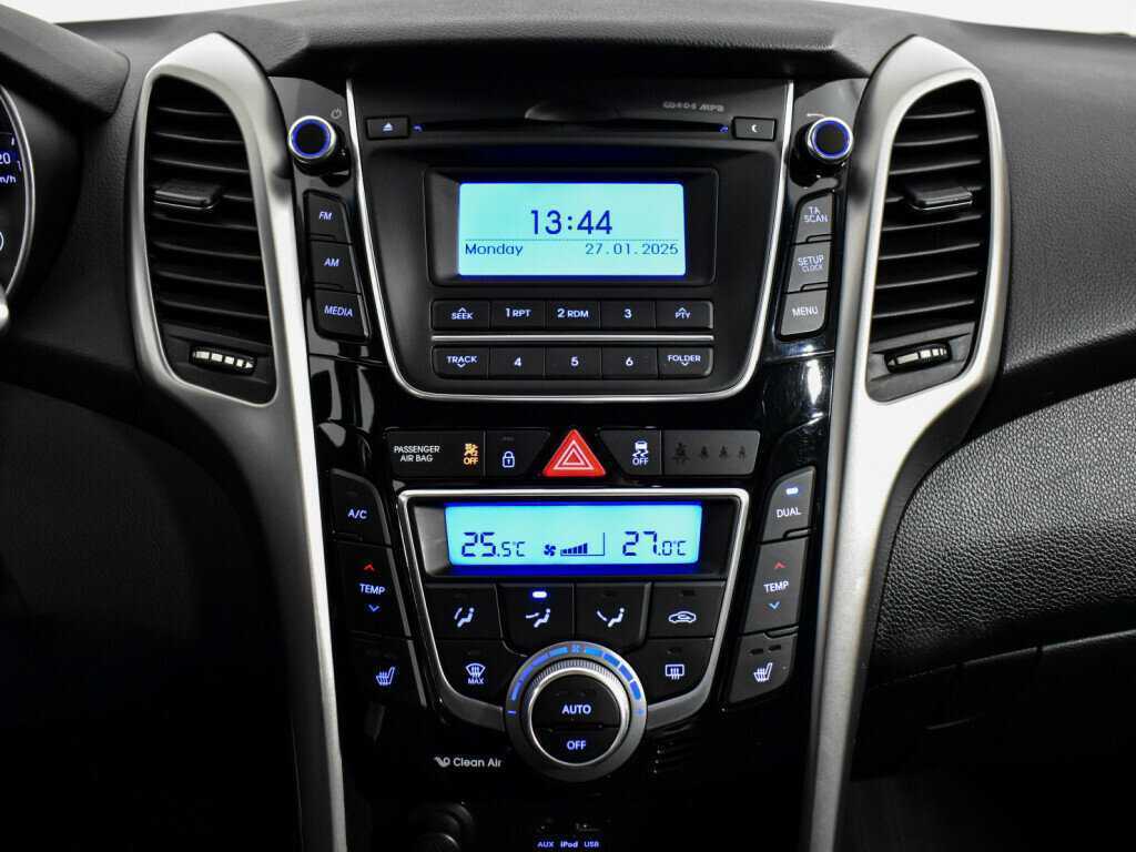 Hyundai i30, 2013 Фото №19
