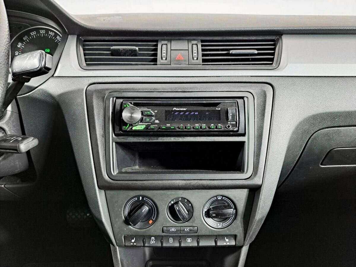 Skoda Rapid, 2017 Фото №15