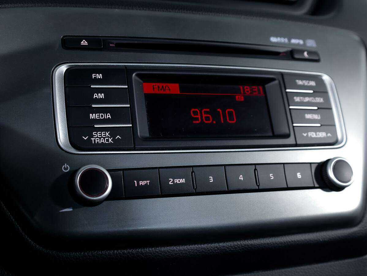 Kia Rio, 2017 Фото №15