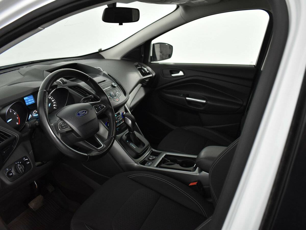 Ford Kuga II Рестайлинг, 2017 Фото №7