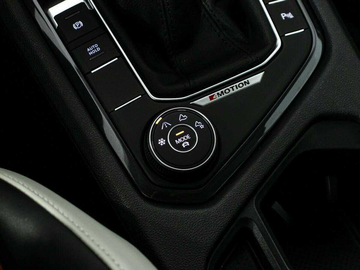 Volkswagen Tiguan, 2022 Фото №16