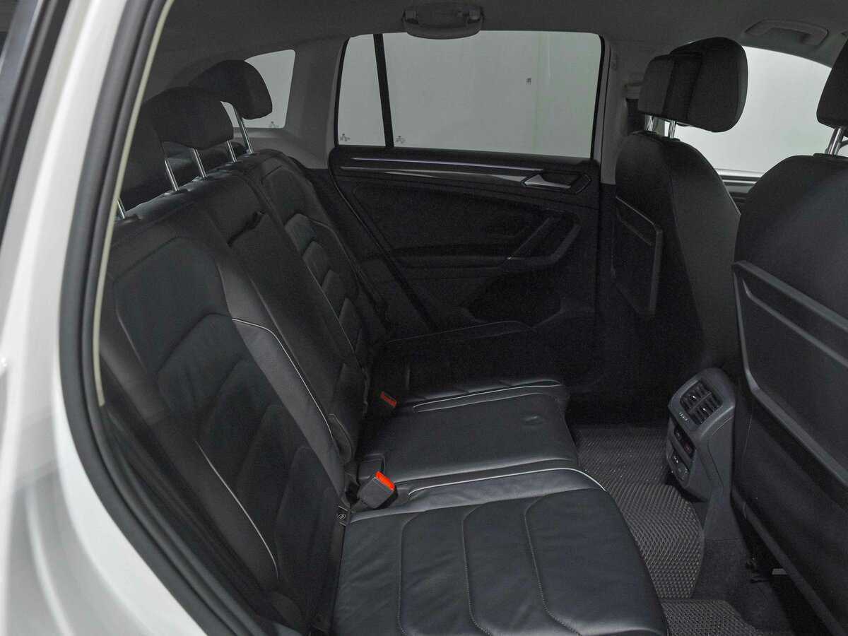 Volkswagen Tiguan, 2018 Фото №14