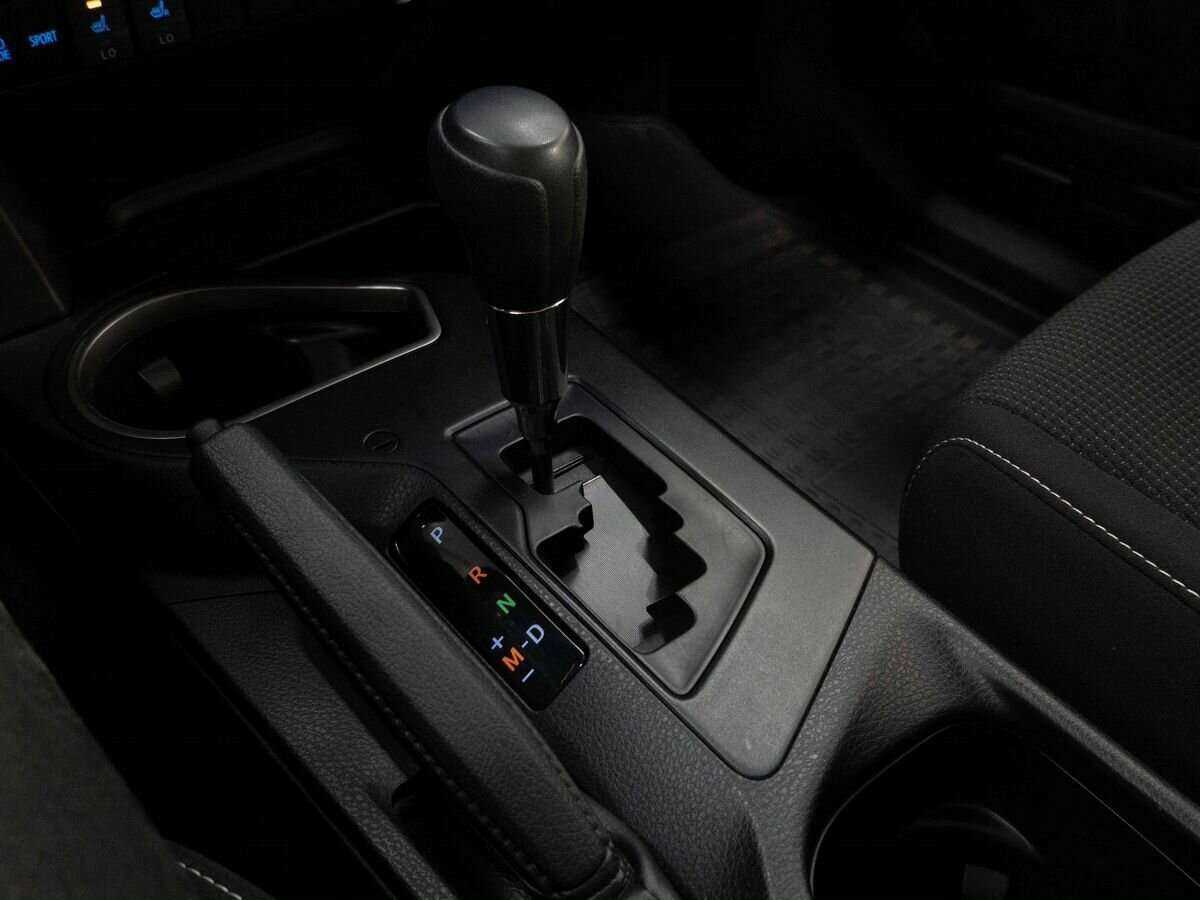 Toyota RAV4, 2018 Фото №22