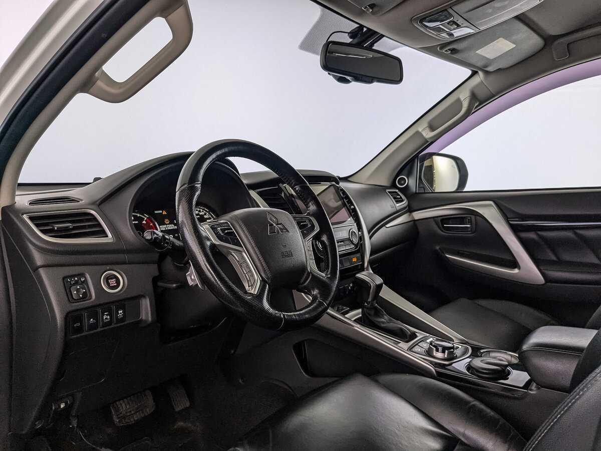Mitsubishi Pajero Sport, 2017 Фото №13
