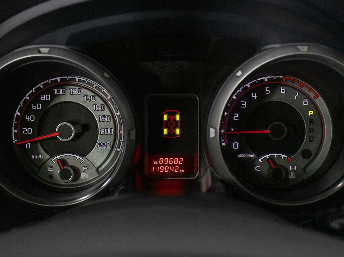 Mitsubishi Pajero, 2017 Фото №15