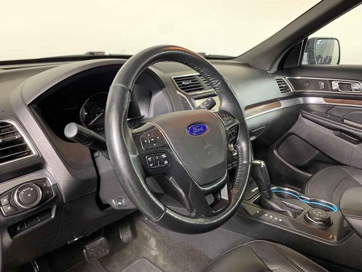 Ford Explorer, 2016 Фото №11