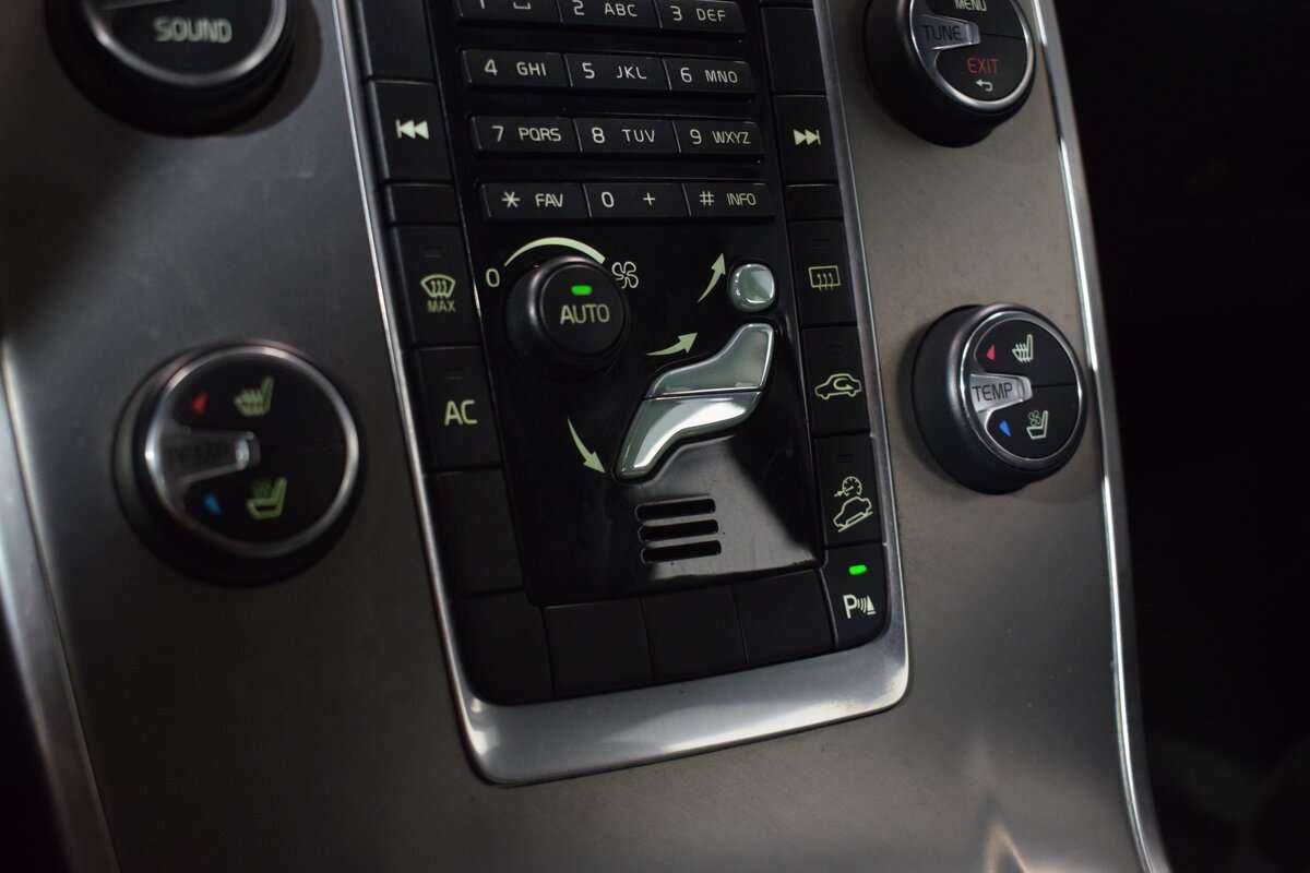 Volvo XC70, 2012 Фото №25