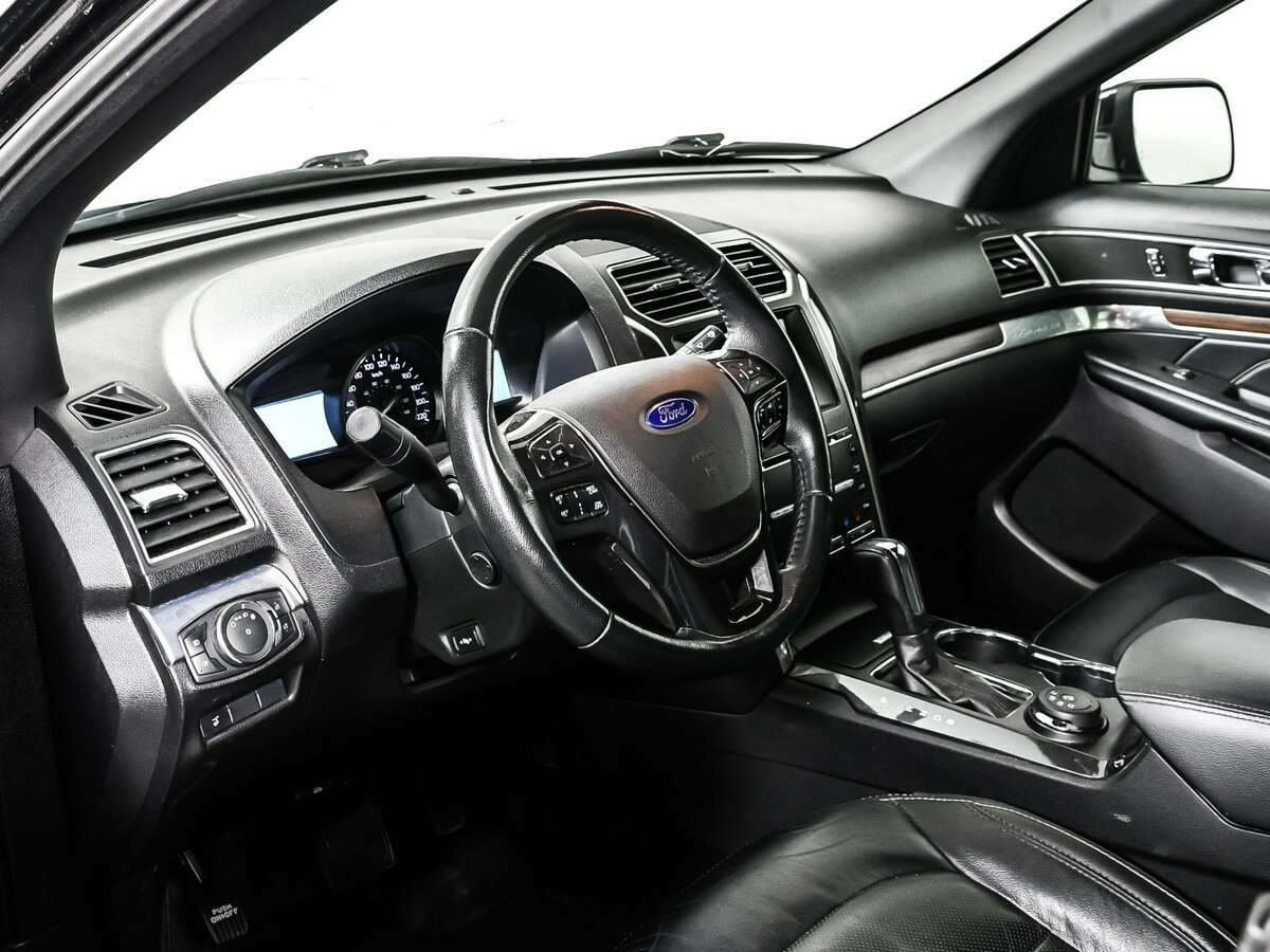 Ford Explorer, 2017 Фото №13