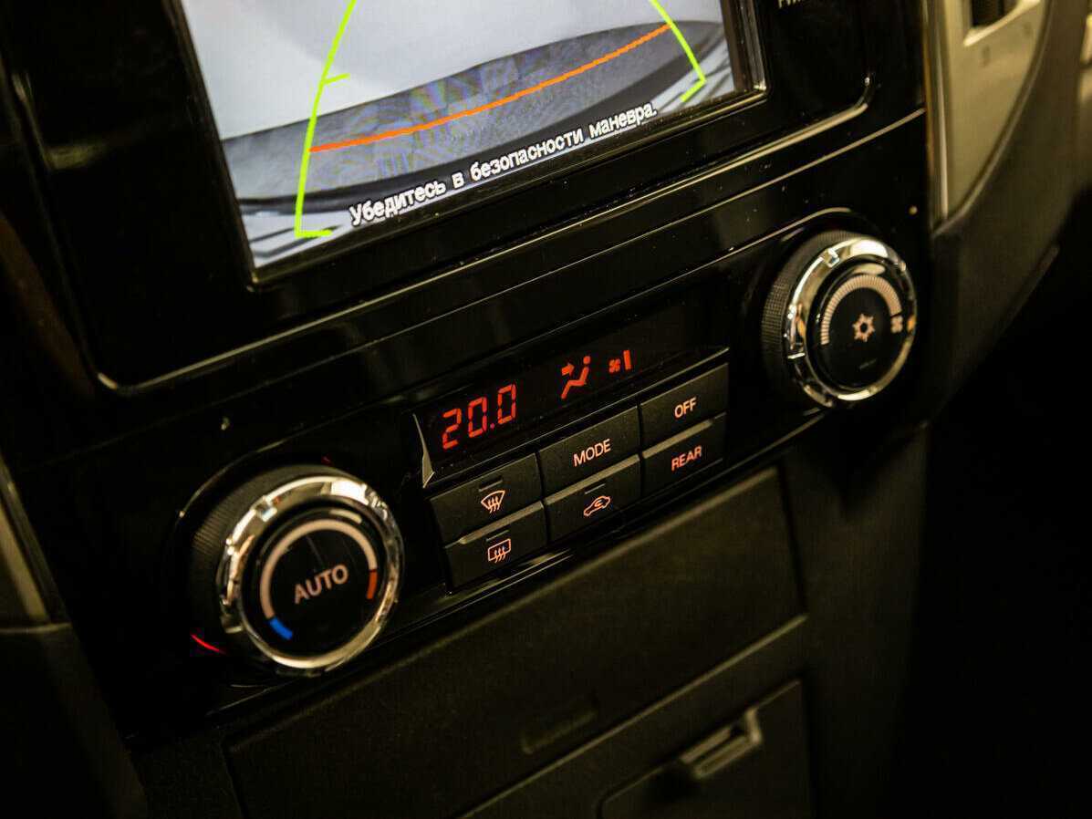 Mitsubishi Pajero, 2015 Фото №15