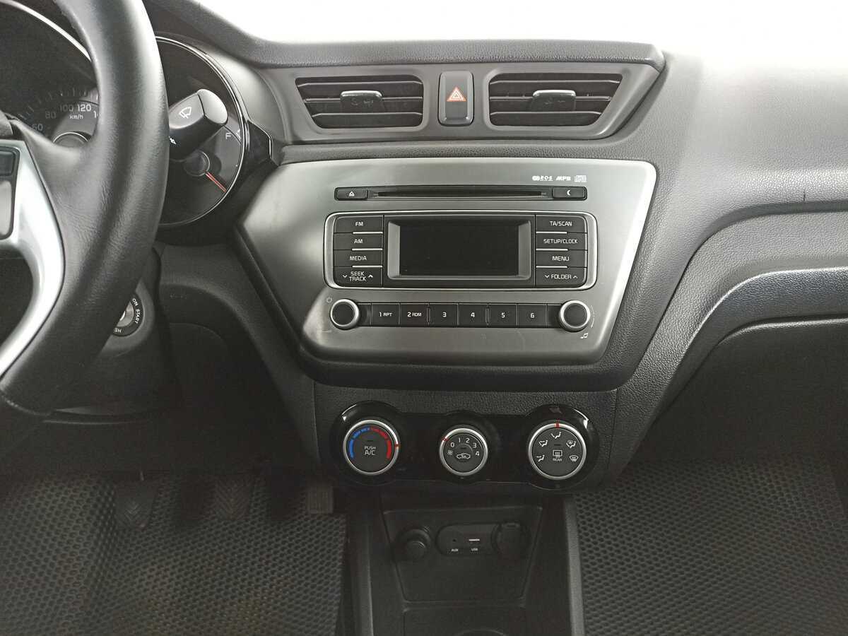Kia Rio, 2016 Фото №15