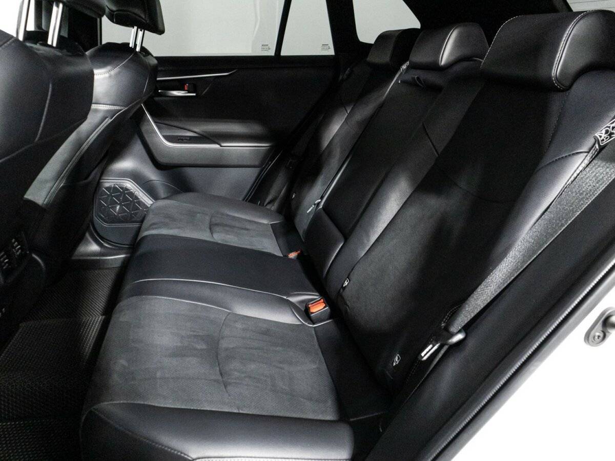 Toyota RAV4, 2020 Фото №10