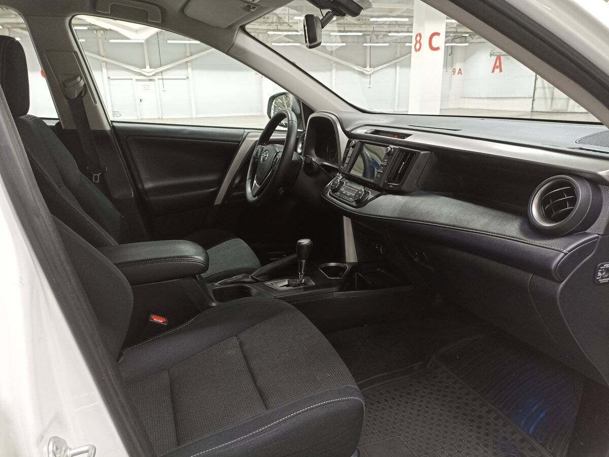 Toyota RAV4, 2017 Фото №11