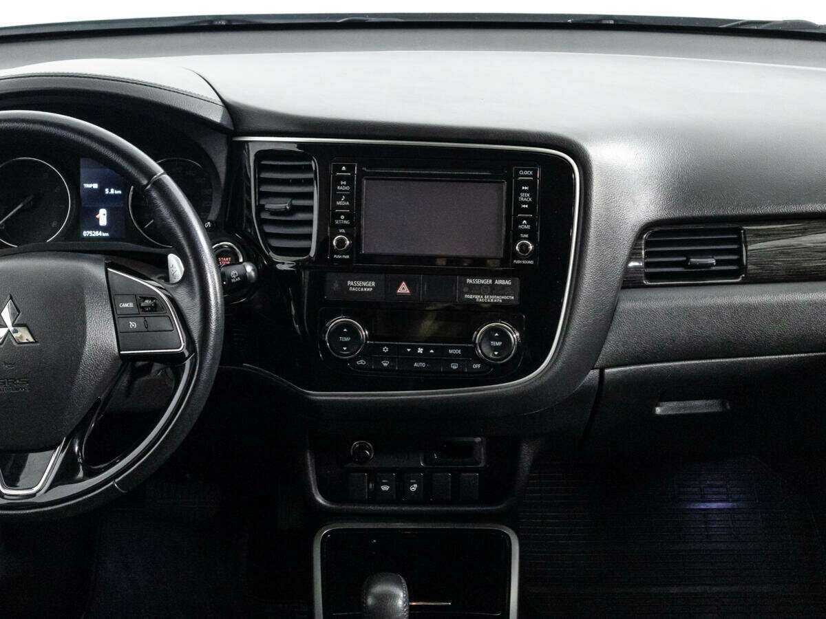 Mitsubishi Outlander, 2017 Фото №14
