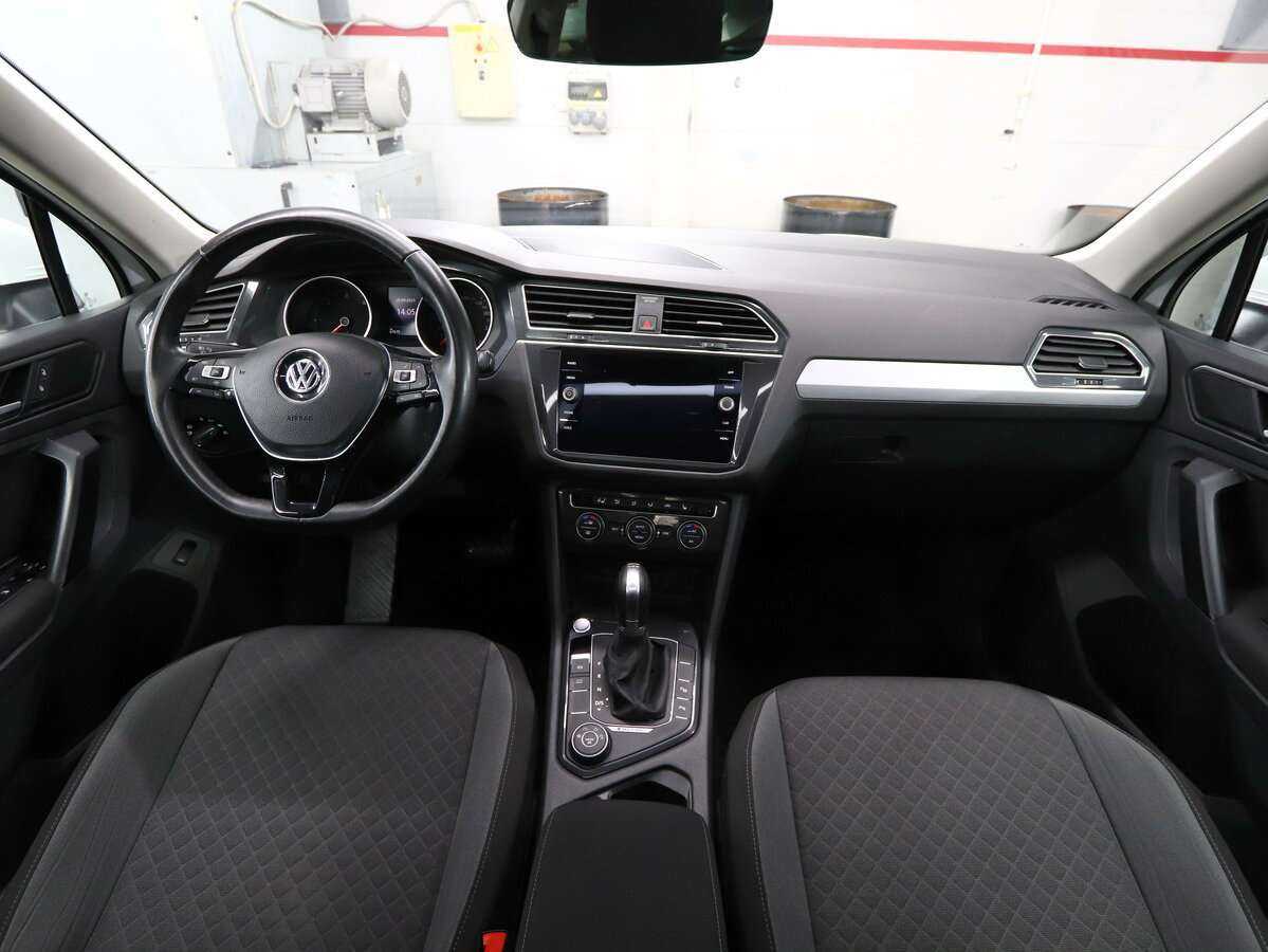 Volkswagen Tiguan, 2018 Фото №17