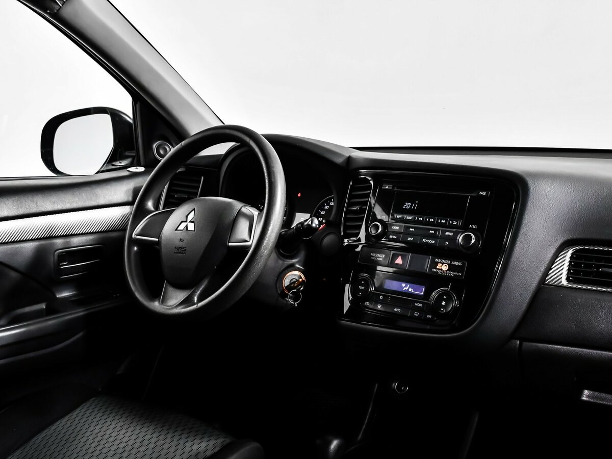 Mitsubishi Outlander III Рестайлинг, 2014 Фото №7