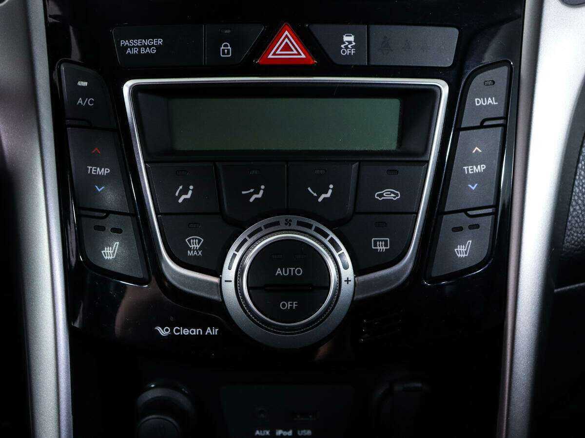 Hyundai i30, 2013 Фото №15