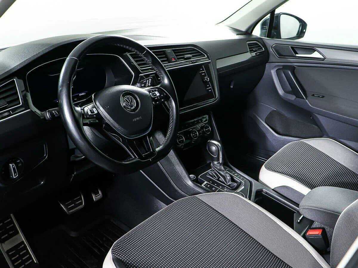 Volkswagen Tiguan, 2018 Фото №15