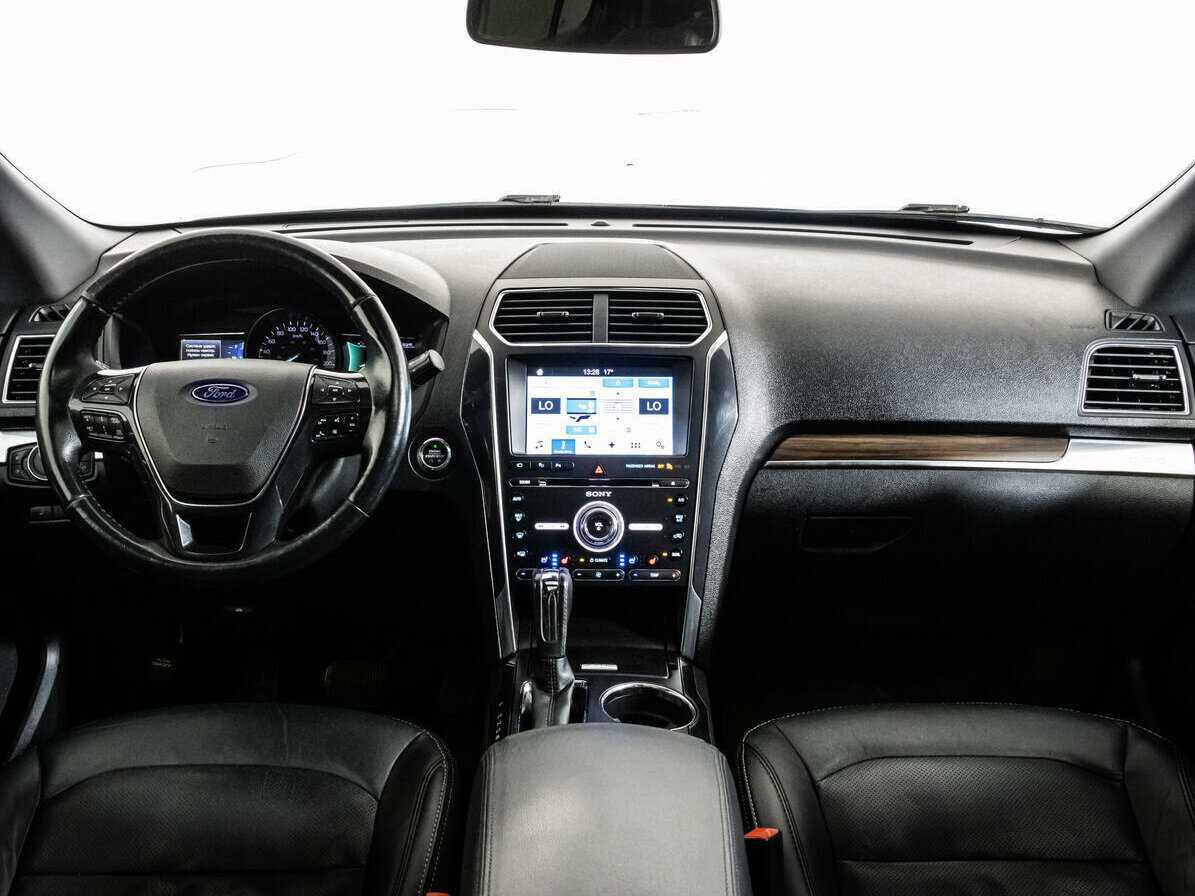 Ford Explorer, 2017 Фото №8