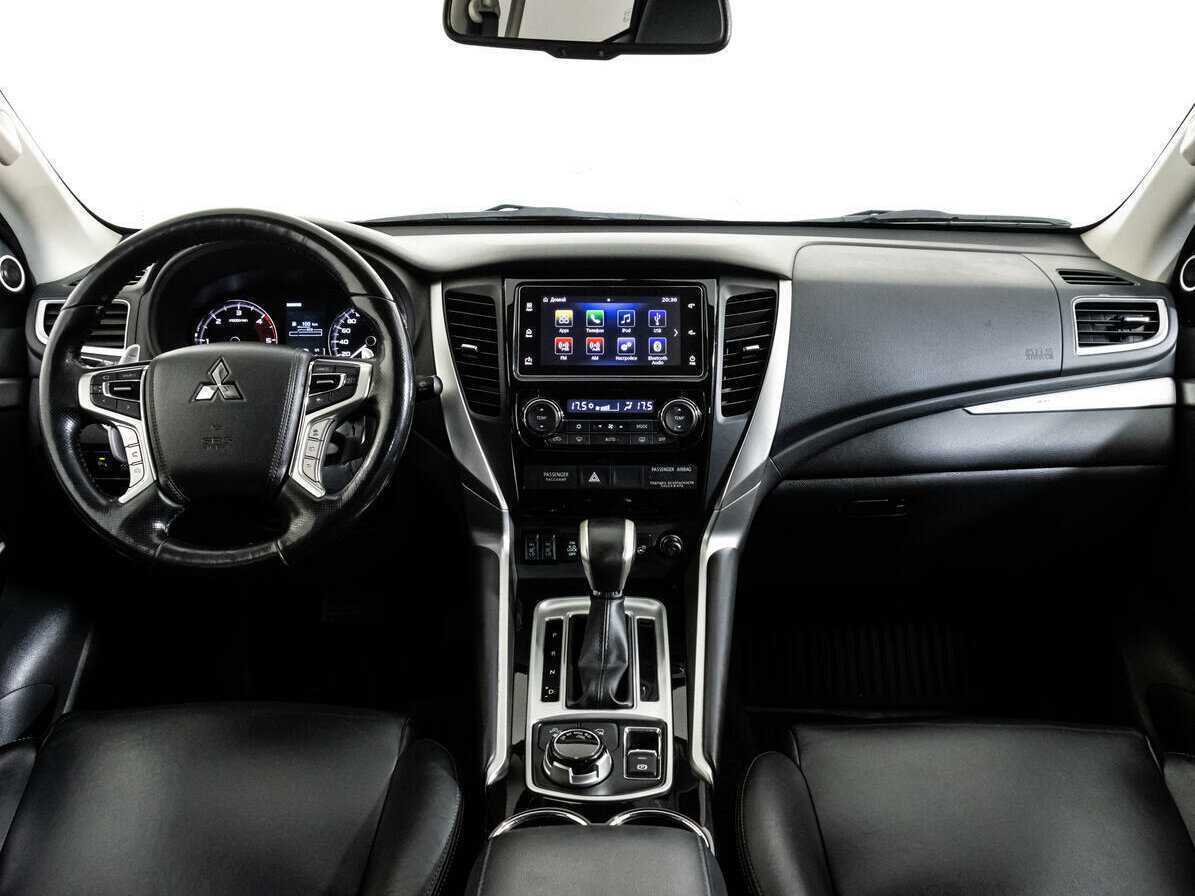 Mitsubishi Pajero Sport, 2018 Фото №8