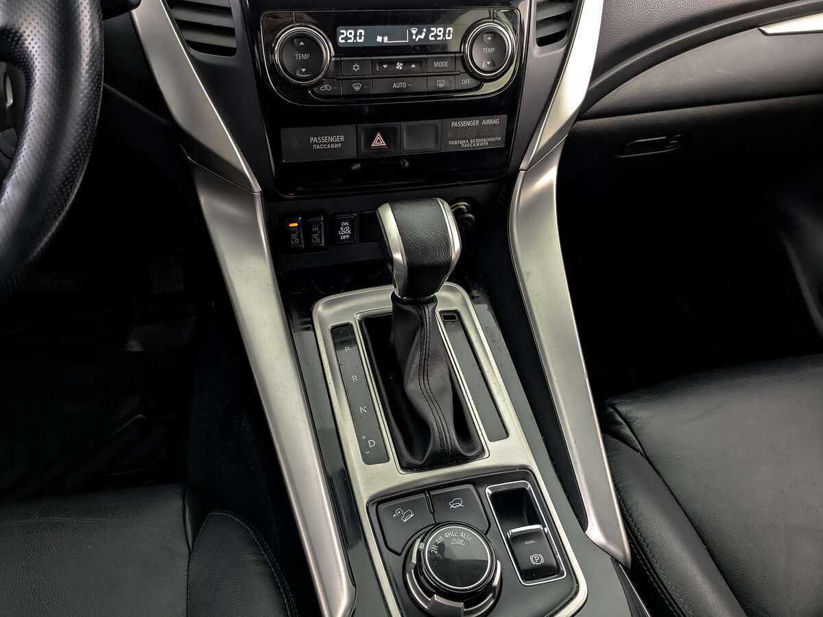 Mitsubishi Pajero Sport, 2017 Фото №23