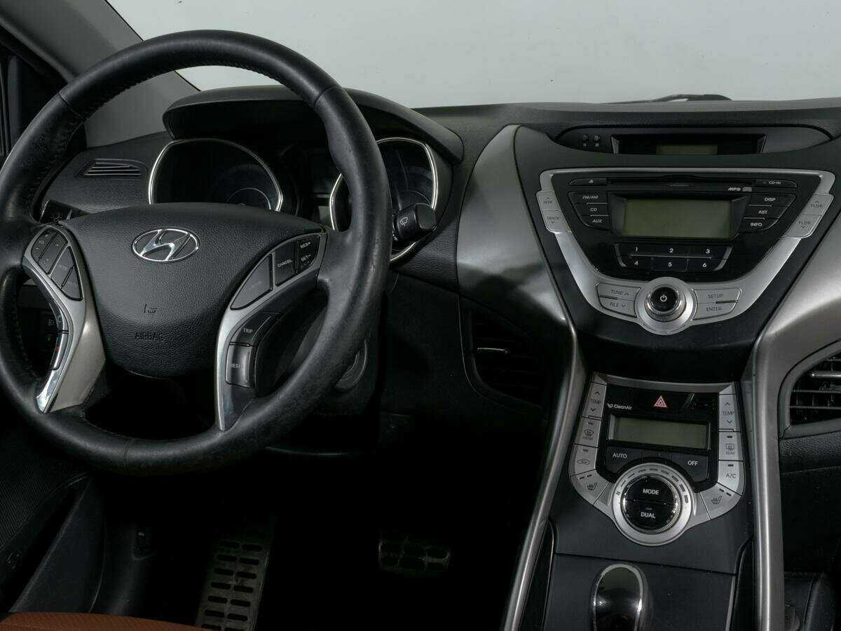 Hyundai Elantra, 2012 Фото №11