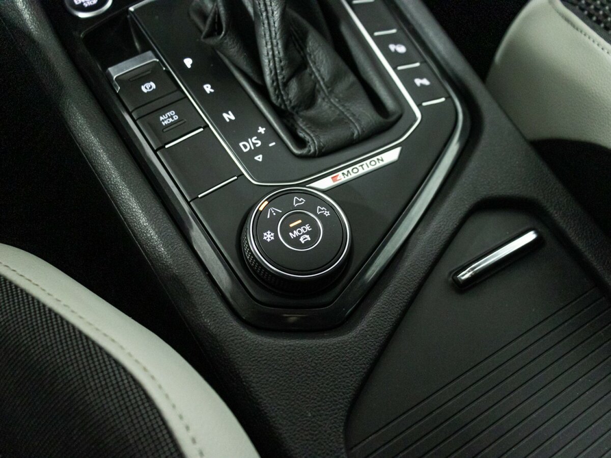 Volkswagen Tiguan II, 2019 Фото №16