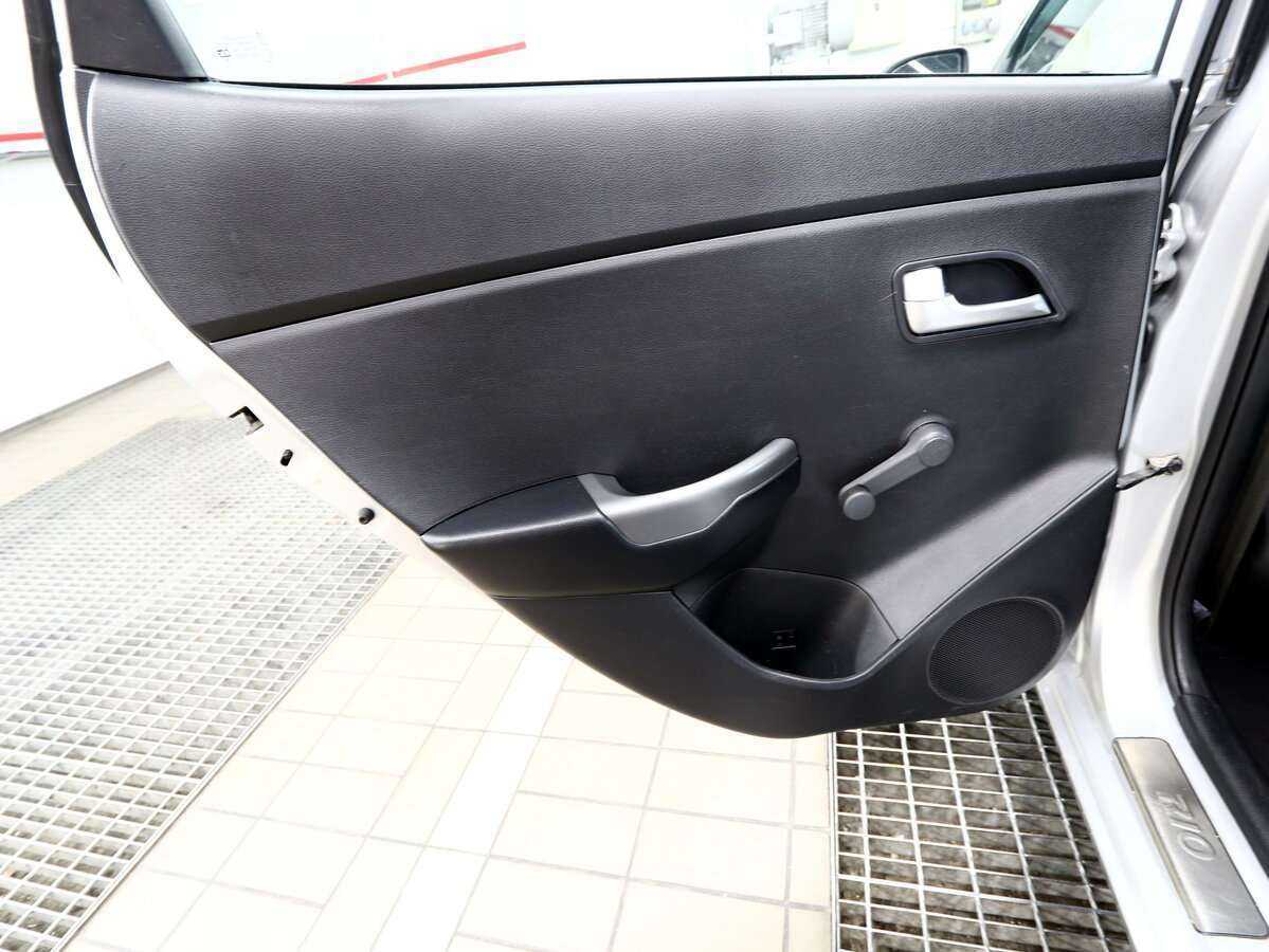 Kia Rio, 2016 Фото №15