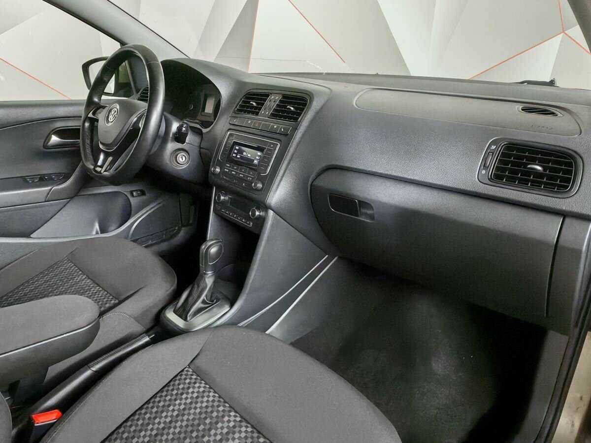 Volkswagen Polo, 2016 Фото №9