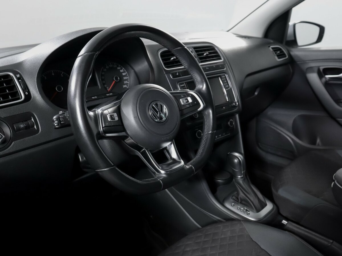 Volkswagen Polo V Рестайлинг, 2019 Фото №12