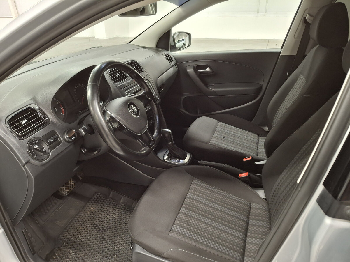 Volkswagen Polo V Рестайлинг, 2016 Фото №16