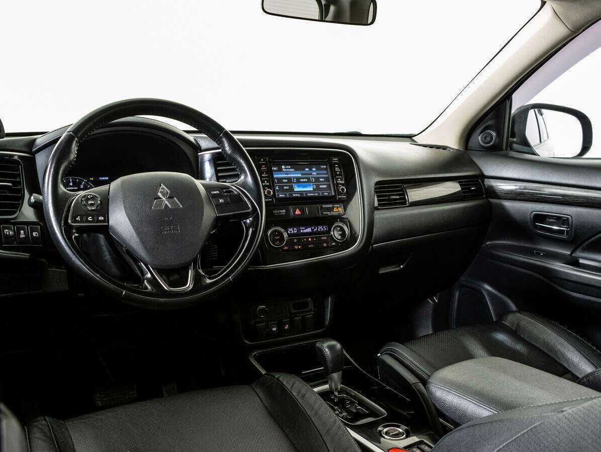 Mitsubishi Outlander, 2017 Фото №11