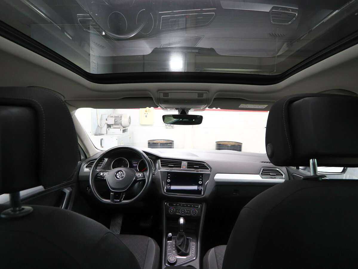 Volkswagen Tiguan, 2018 Фото №16