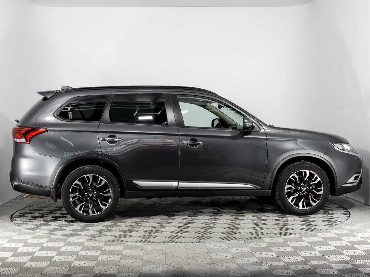 Mitsubishi Outlander, 2022 Фото №4