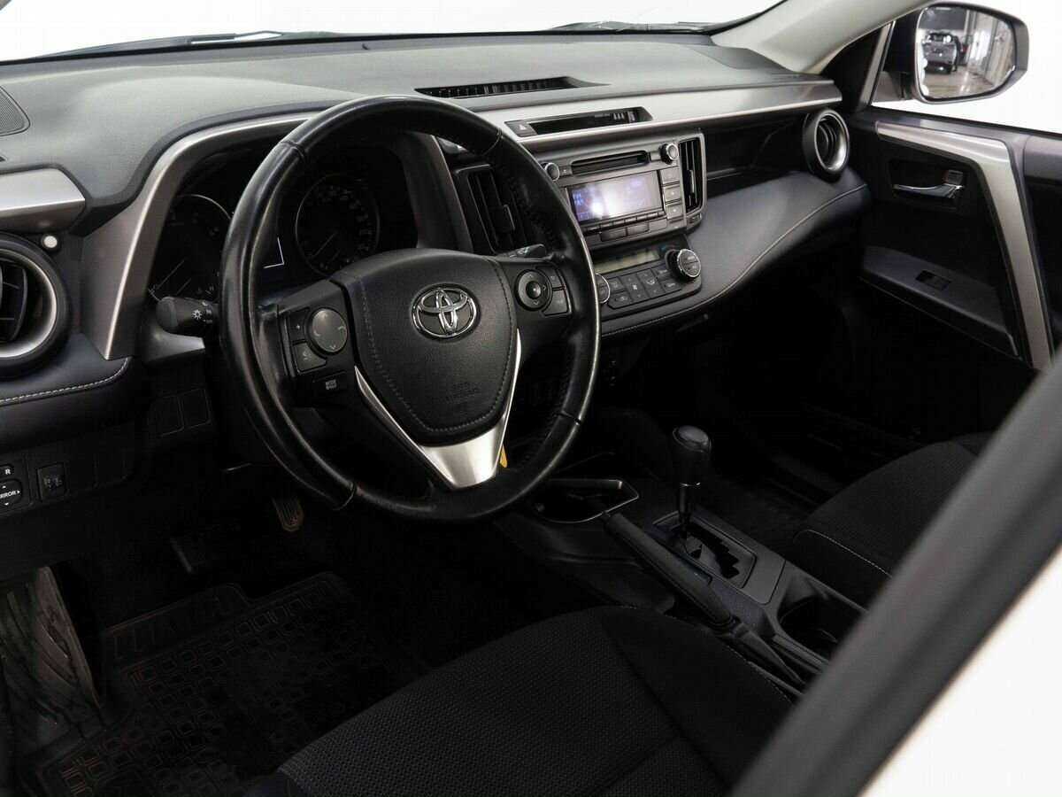 Toyota RAV4, 2018 Фото №10